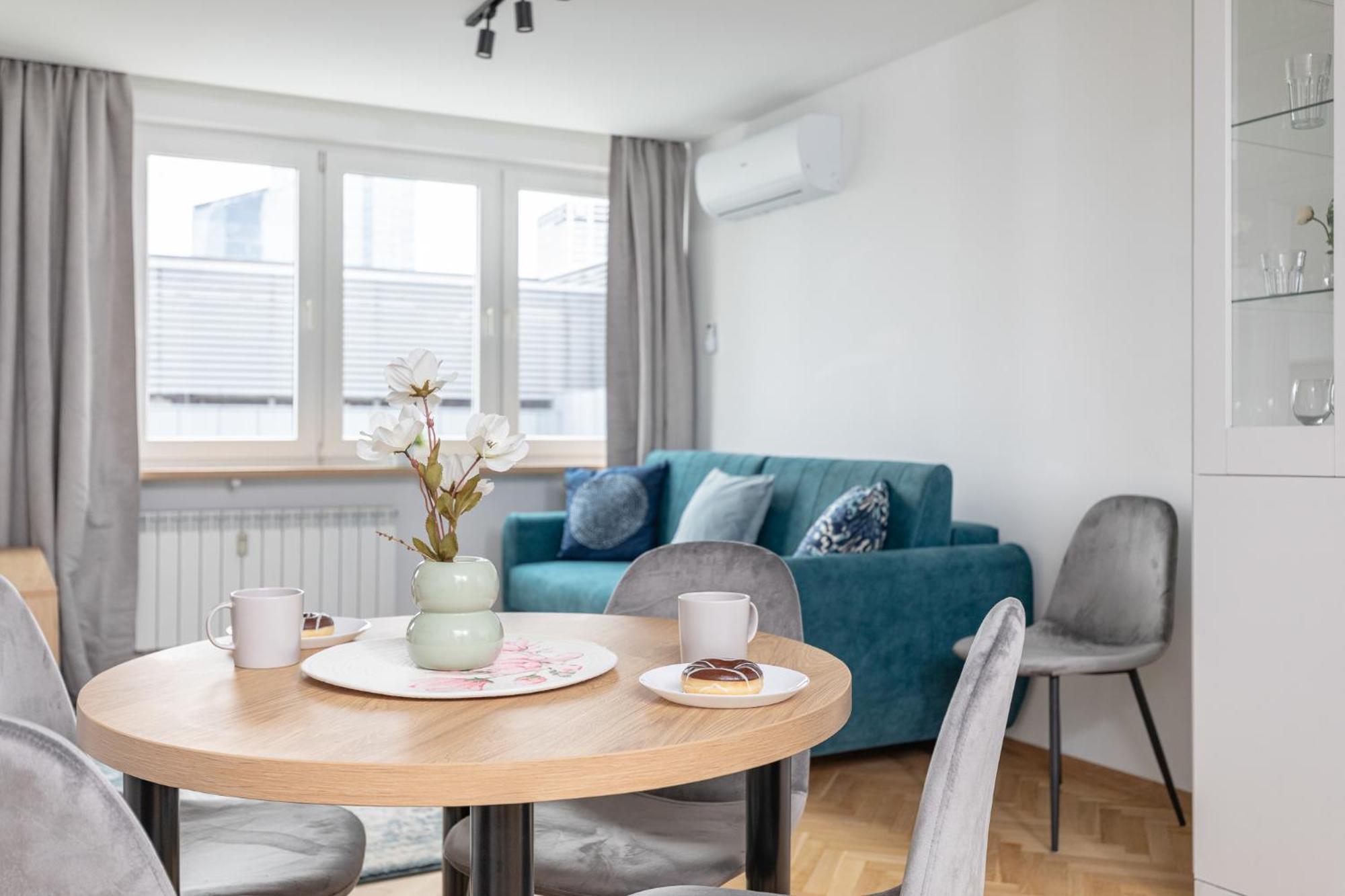 Superapart Zelazna 34 Appartement *